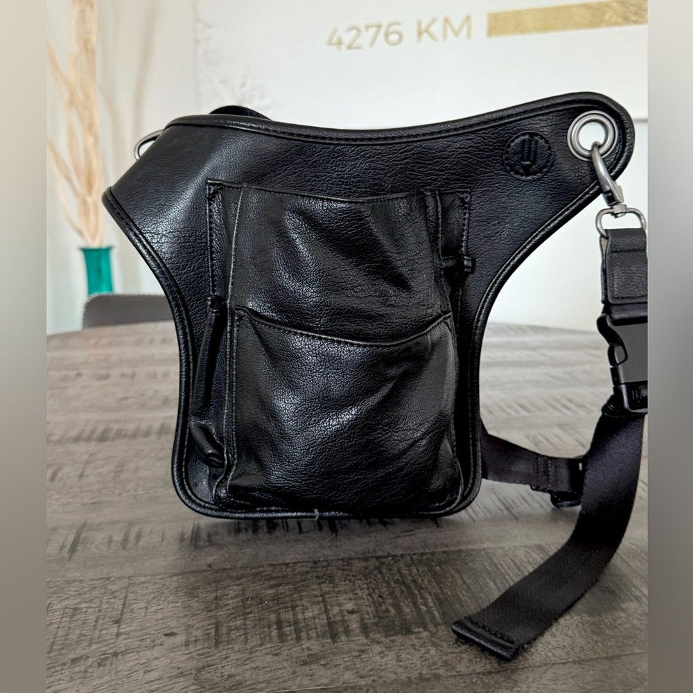 Elegant Black Leather Pocket Square Holder